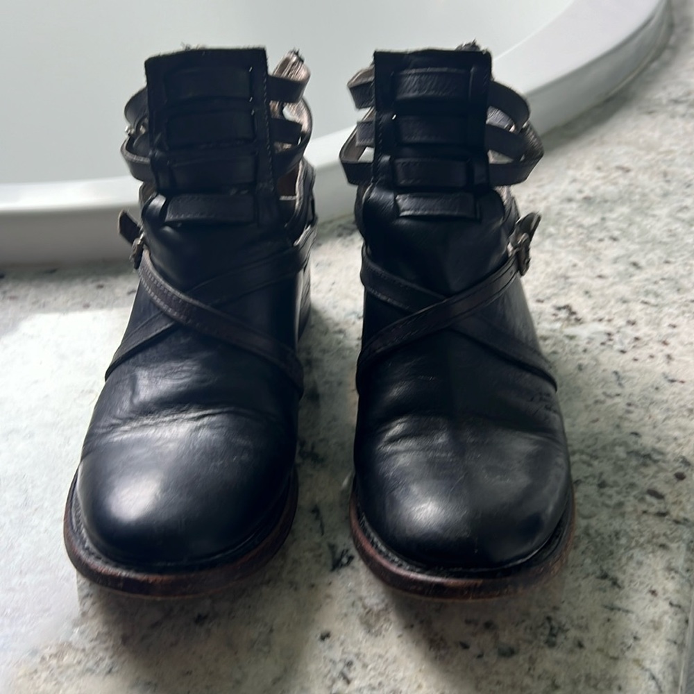 Freebird Stair bootie black size 8